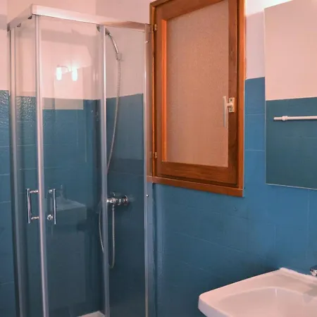 4 Couchages Avec Terrasse, Parking Et Proche Au Lavandou - Fr-1-251-240