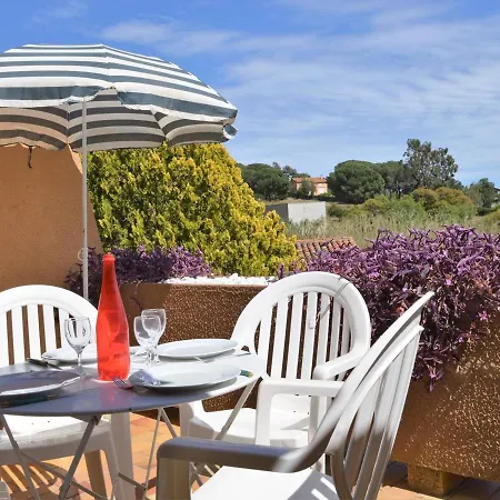 4 Couchages Avec Terrasse, Parking Et Proche Au Lavandou - Fr-1-251-240 Appartement