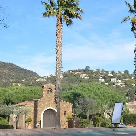 4 Couchages Avec Terrasse, Parking Et Proche Au Lavandou - Fr-1-251-240 Le Lavandou